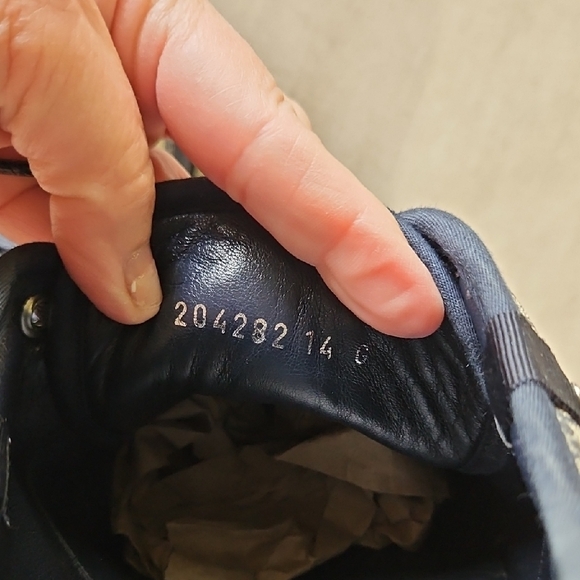 Gucci GG Monogrammed Men's Navy and Tan/Cream Suede Low Sneakers 14 - Picture 15 of 17